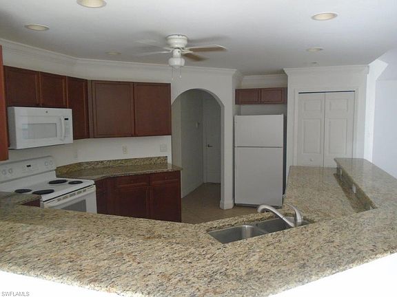 3rd image of 709 Oro Ave S