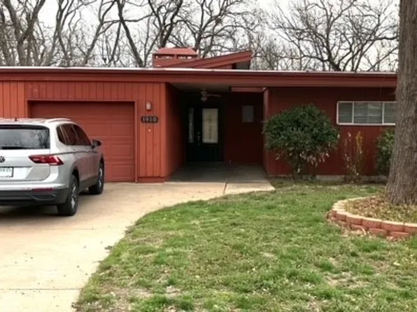 1910 Crestview Dr, Bartlesville, OK 74003