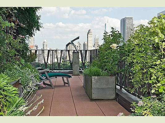 Sold by Stribling | media 3