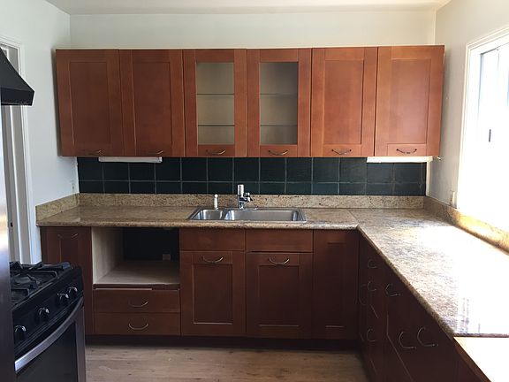 5th image of 5036 Clinton Ave