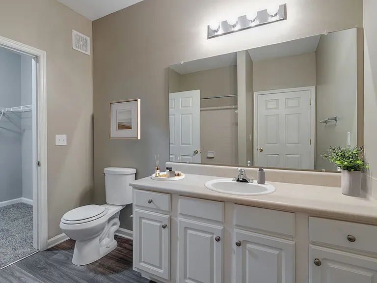 Two Bedroom - 2 Bed / 1 Bath - 977 Sq.Ft.