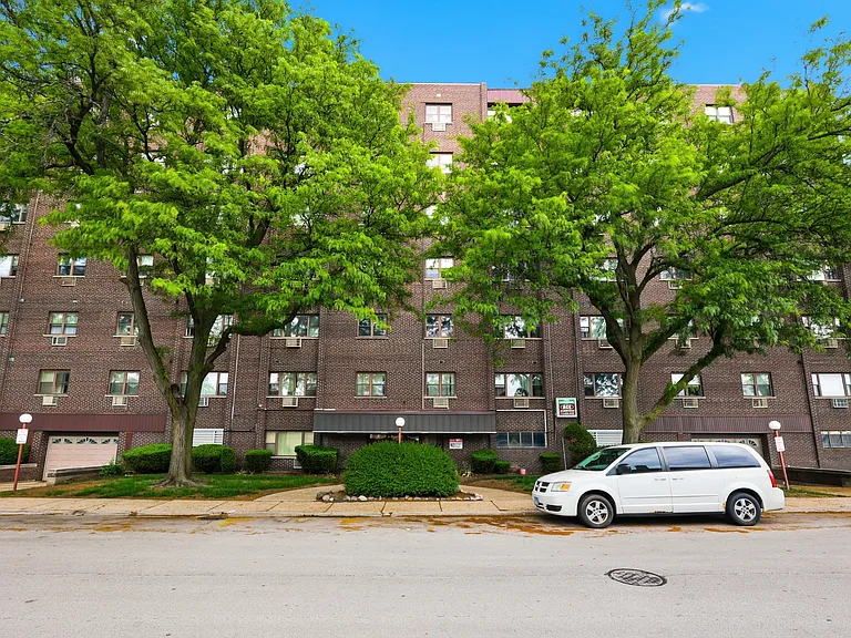 4600 N Cumberland Ave #502 — Photo 16