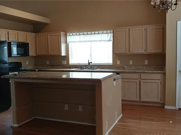 4th image of 3725 Gramercy Ave