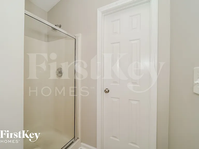 1059 Grandview Cir — Photo 12