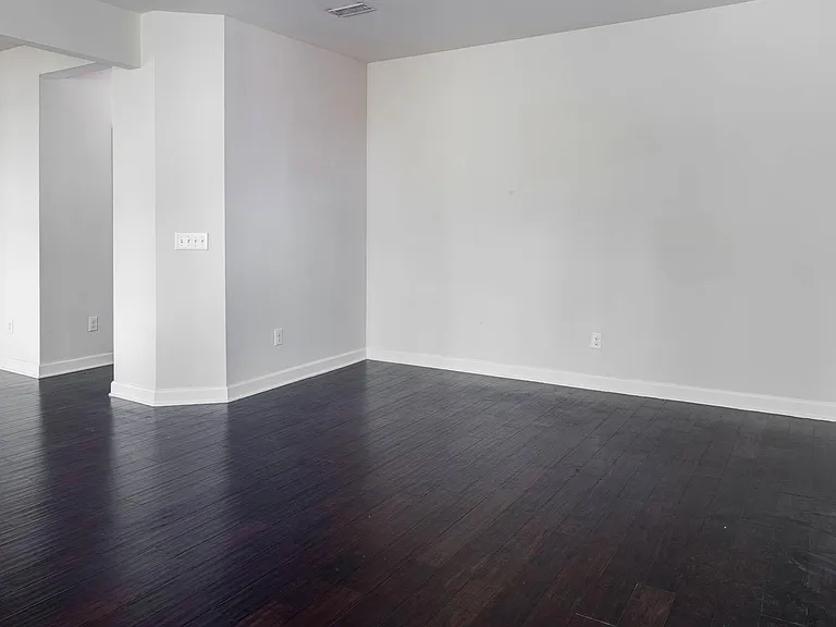 105 Spring Pine Ln — Photo 7