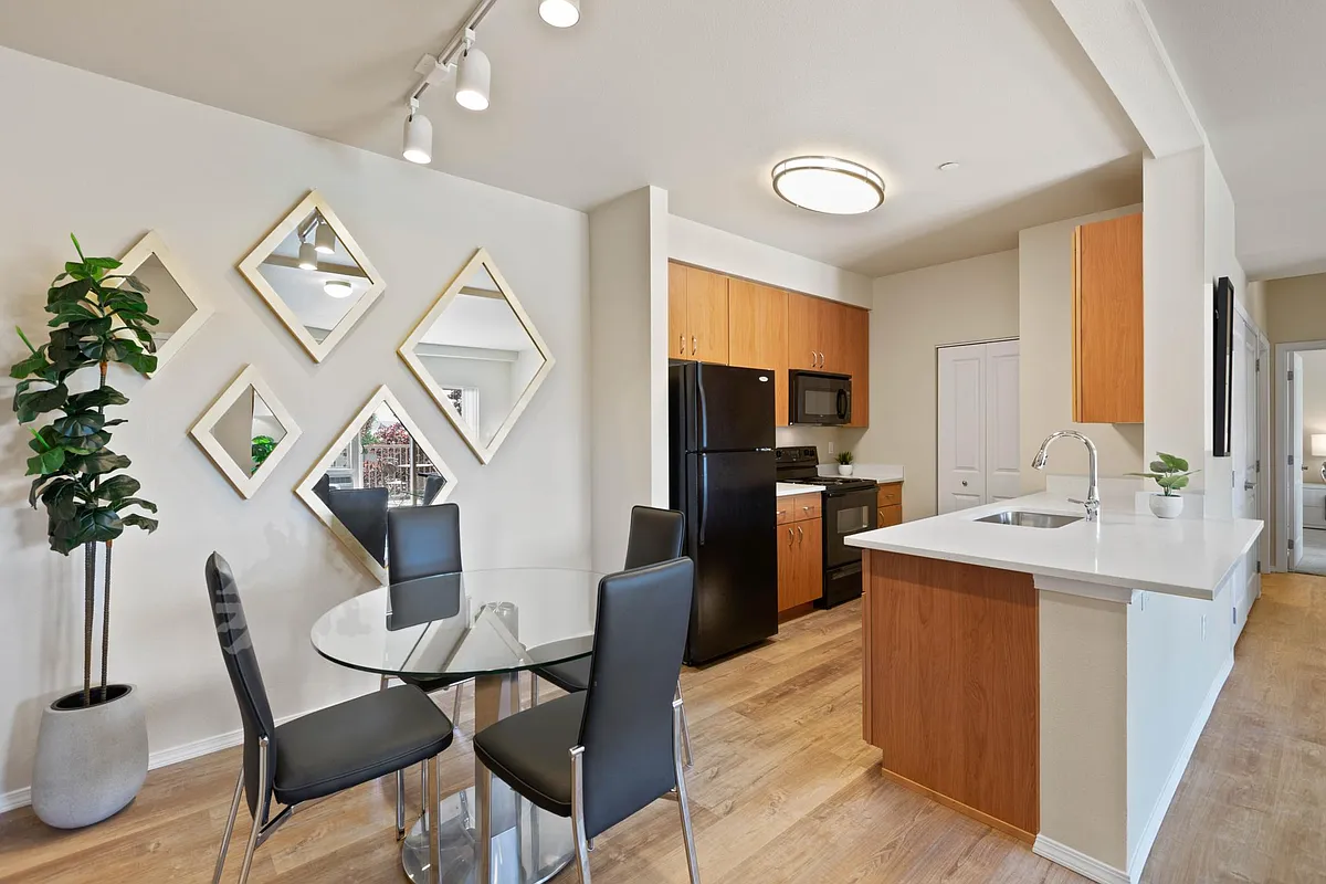 Dimmable Lighting - The Ridge at Midway