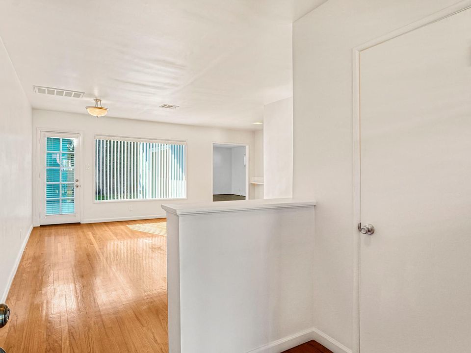 1st image of 2807 Ceilhunt Ave