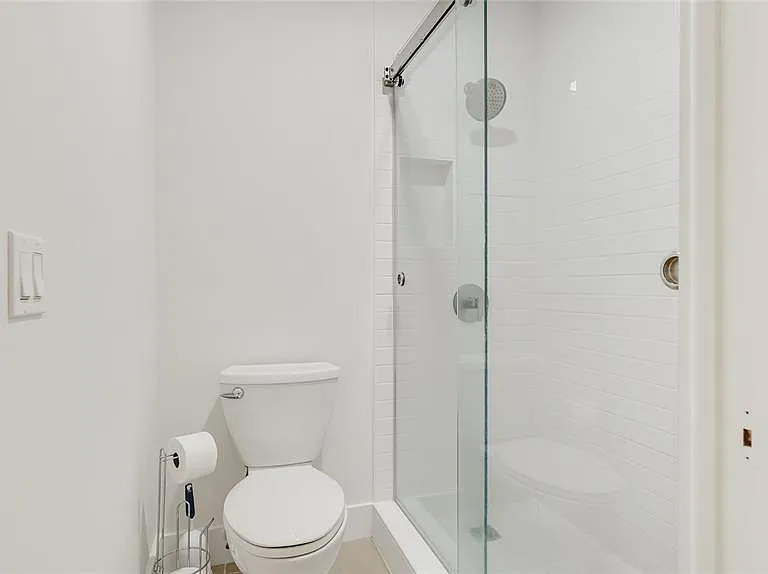 303 Springdale Dr #303 — Photo 17