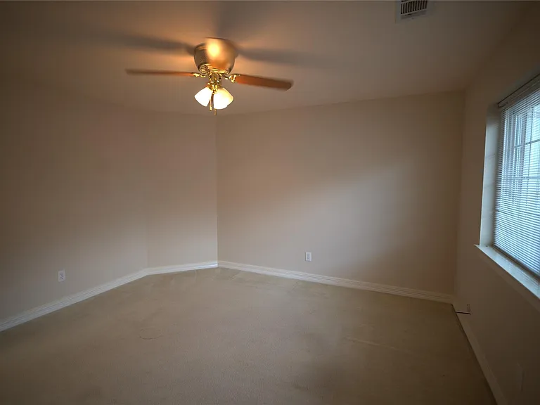 1839 Lake Winds Dr — Photo 32