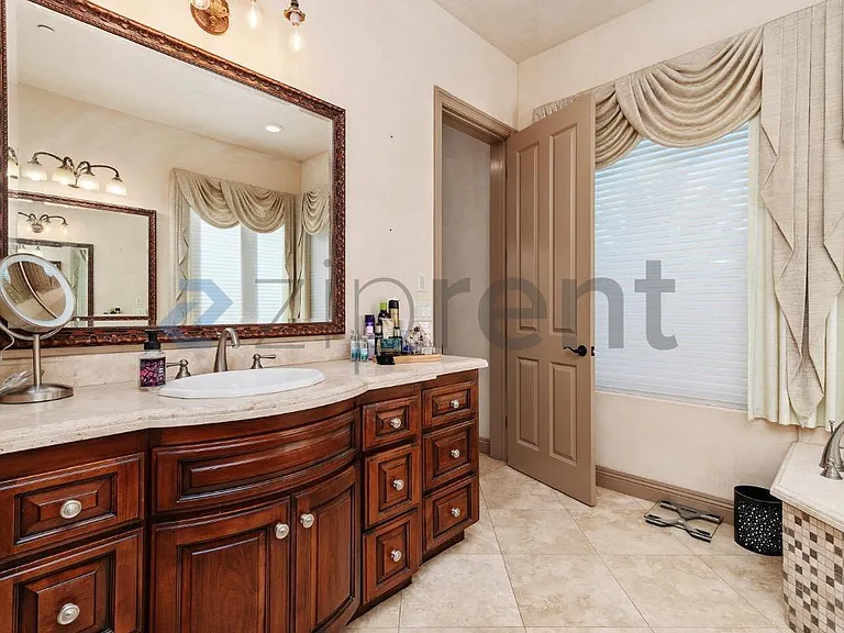 18545 Aliso Canyon Rd — Photo 38