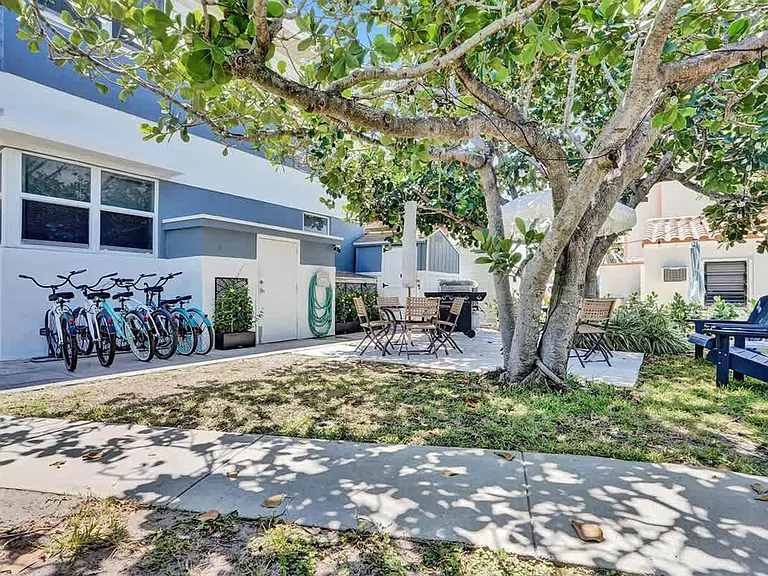 851 N Surf Rd #ID1312647P — Photo 26