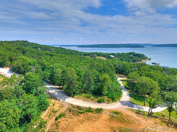 3rd image of 305 Stone Ridge Rd