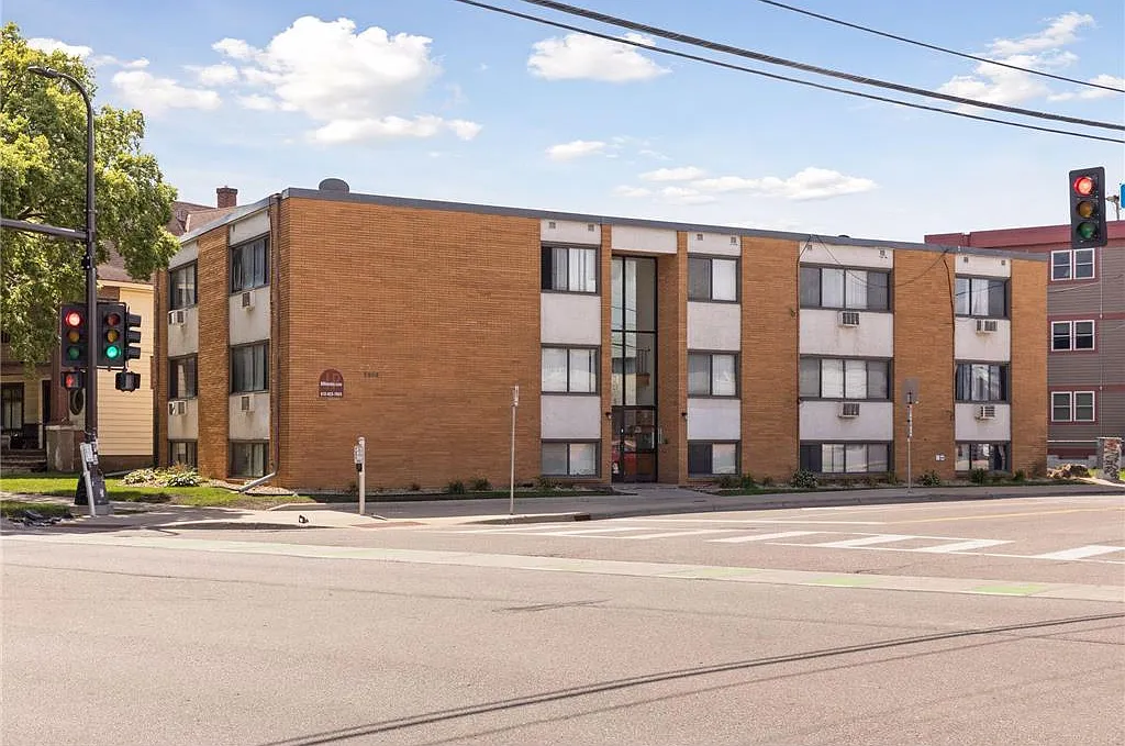1 bed, 650 sqft, $1,245 — Photo 2