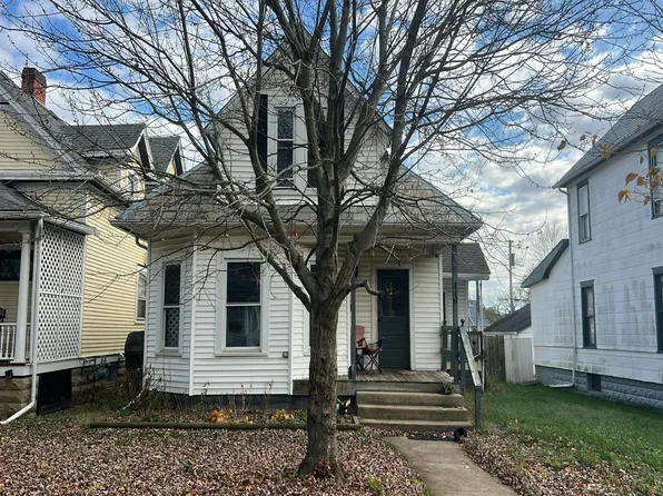 118 N McKenzie St, Mount Vernon, OH 43050