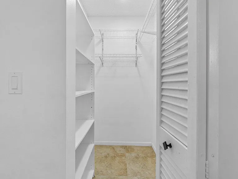 1620 Granfern Ave #1620 — Photo 14