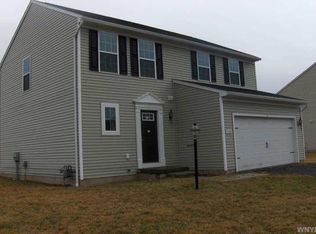 5989 Onyx Dr, Farmington, NY 14425