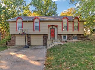 9905 NW Hampton Woods Dr, Kansas City, MO 64152