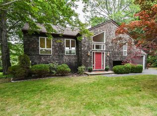 11 Mill Pond Rd, Kittery, ME 03904