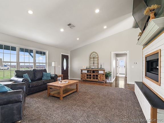 5th image of 1180 N 4430 Rd