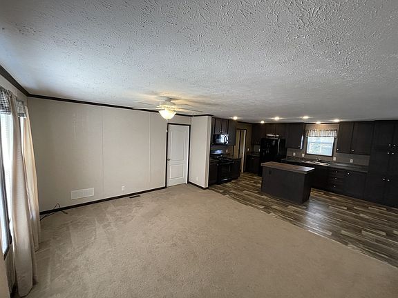 4th image of 516 Courtland Ln #615