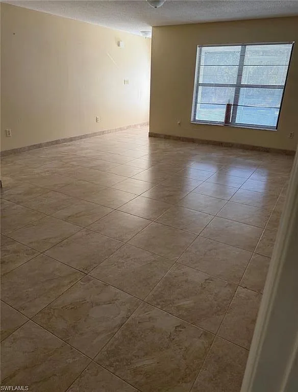 2 bed, 2.0 bath, 1298 sqft, $1,700 — Photo 3