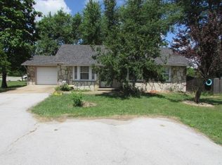205 W Clouse St, Mountain Grove, MO 65711