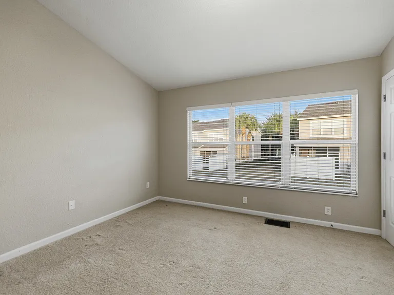4482 SW 49th Ave — Photo 8