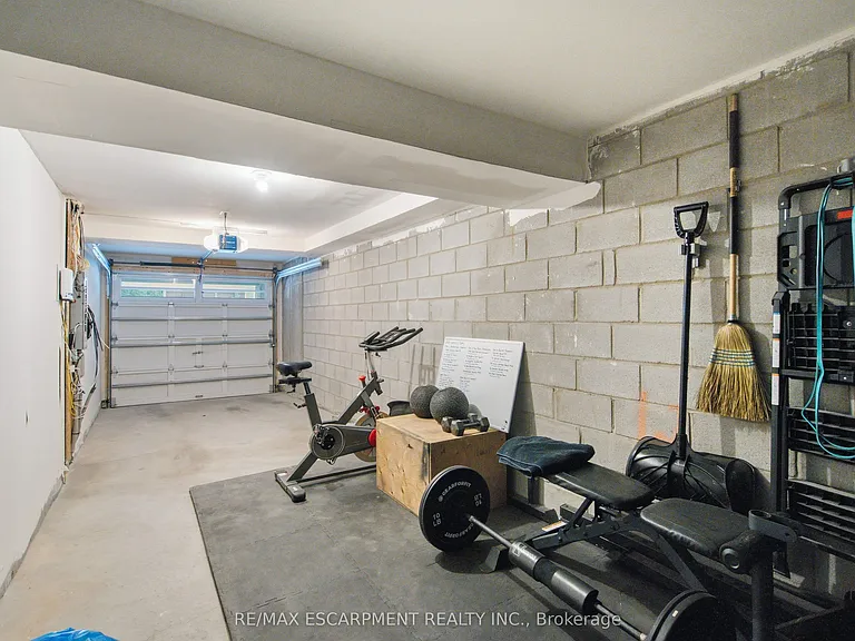 383 Dundas St E #49 — Photo 34