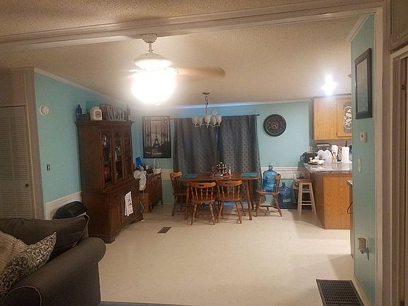 4th image of 141 Lorraine Dr
