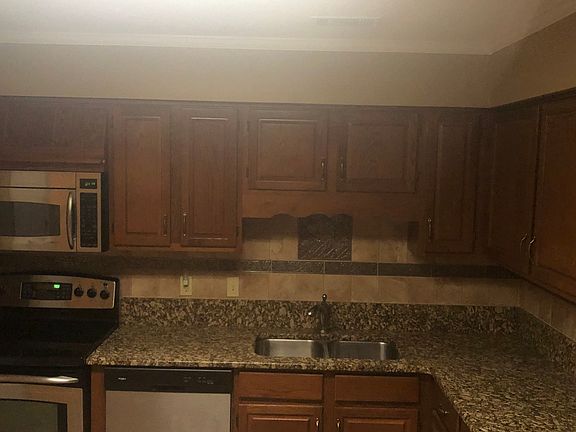 4th image of 6211 Douglas Manor Ct
