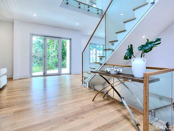 3rd image of 4 Sycamore Drive