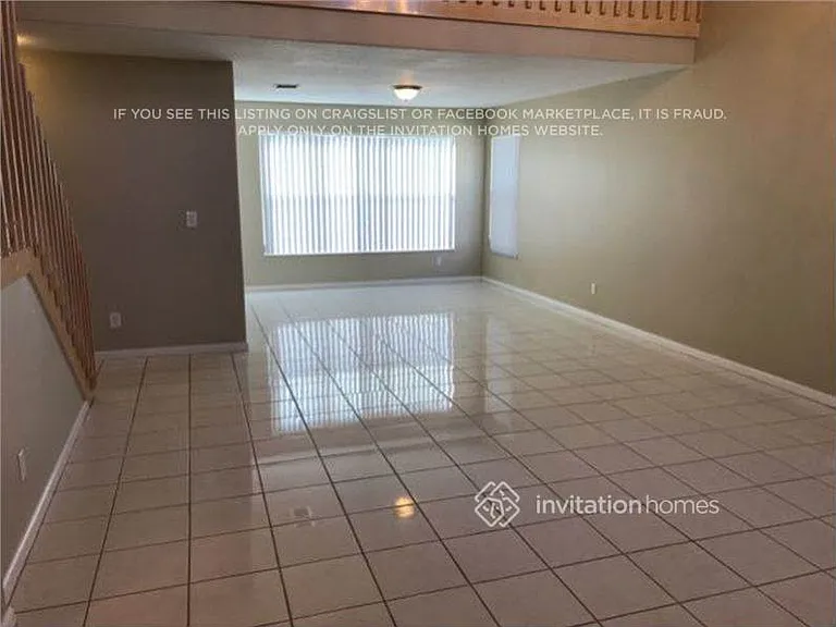 611 SW 178th Way — Photo 2
