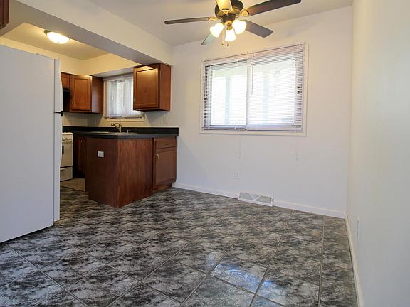 4th image of 77 Harriet Ln