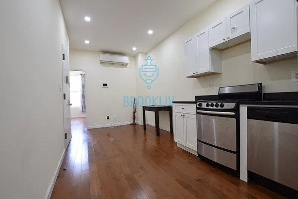 Rented by null | media 36