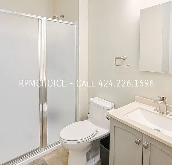 910 W 23rd St #2 — Photo 18