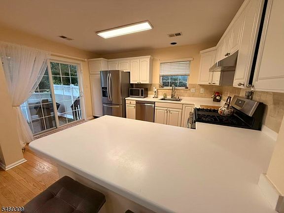 3rd image of 63 Dorchester Dr