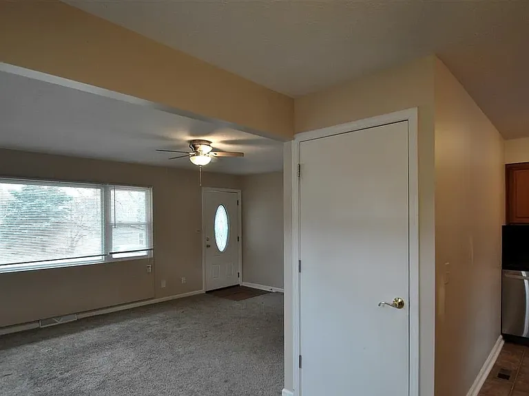 7604 Western Ave — Photo 5
