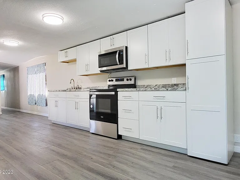 6877 Blue Bonnet Dr — Photo 8