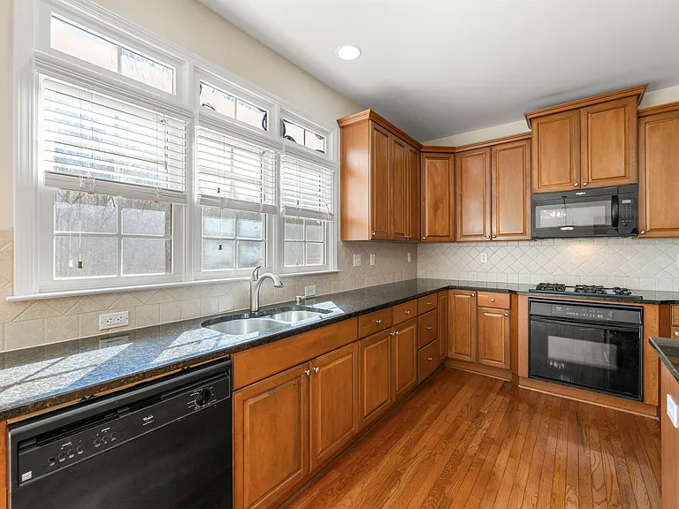 1251 Irwin Lake Way — Photo 32