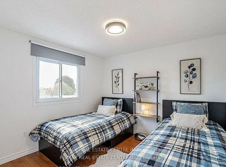 2046 Glenada Cres — Photo 27