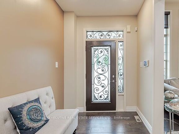 5th image of 1129 Meighen Way N