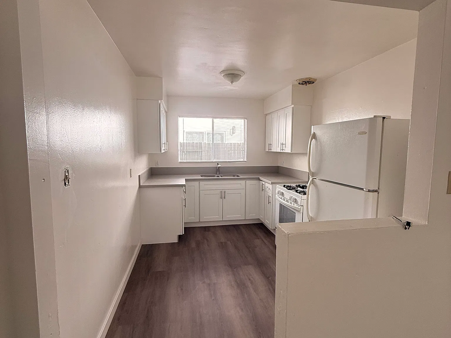712 N G St — Photo 4