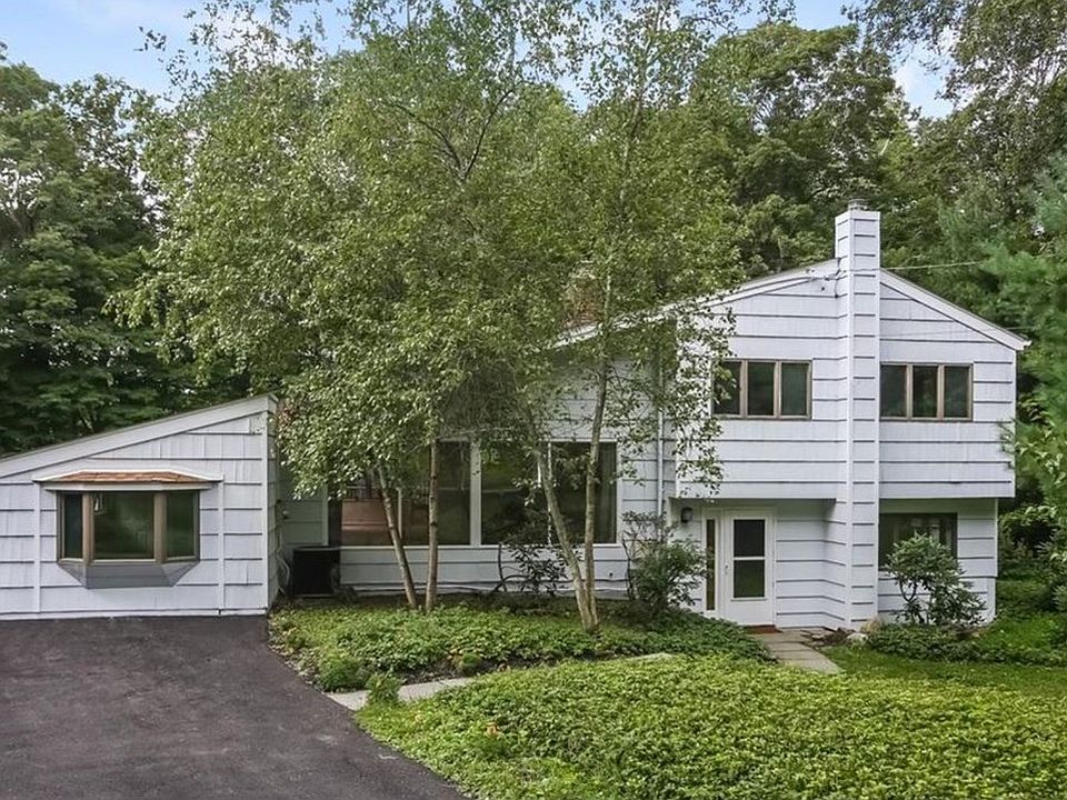 1st image of 24 Brook Ln