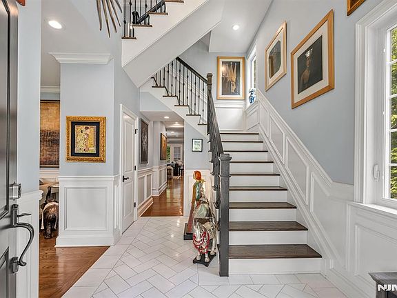 3rd image of 52 Bliss Ave