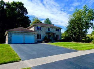 211 Hillbridge Dr, Rochester, NY 14612