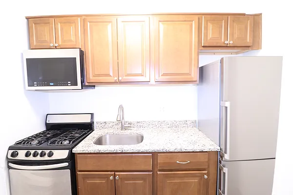 Rented by A&E Real Estate Management | media 9