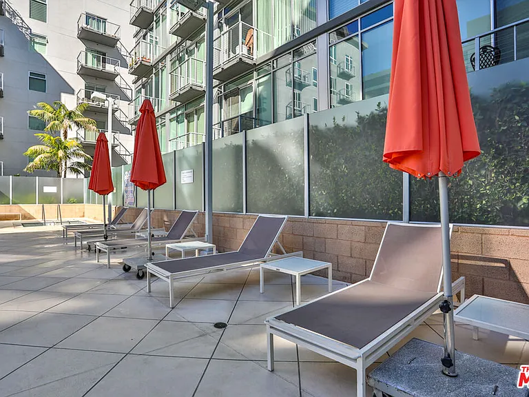 645 W 9th St #201 — Photo 32