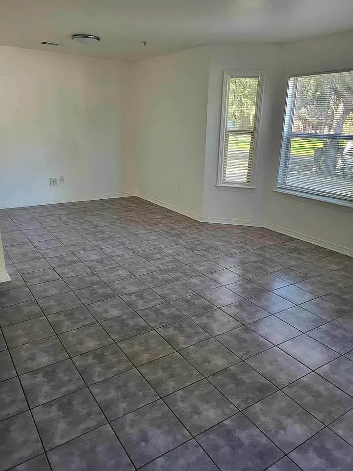 2 bed, 1.5 bath, 900 sqft, $845 — Photo 4