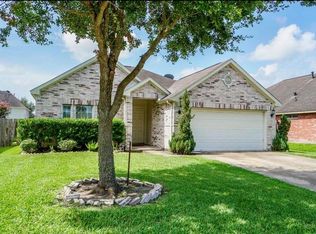 1039 N Teal Estates Cir, Fresno, TX 77545