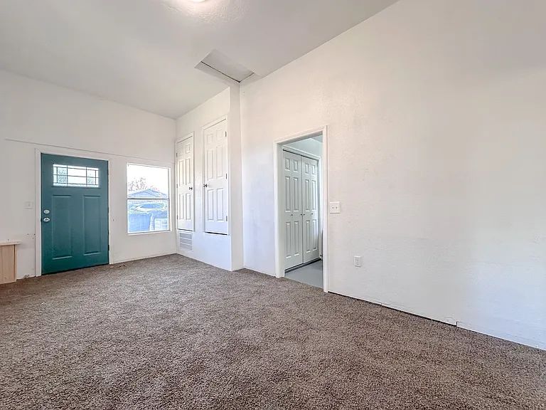 4004 S Toledo Ave — Photo 8
